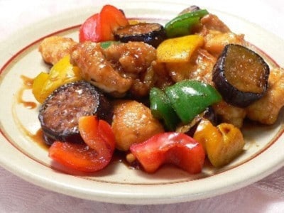 照り焼きで野菜と肉を美味しく！彩り野菜と鶏肉の照り焼きレシピ