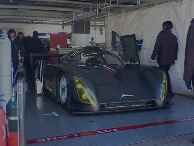 注目のマシン「紫電」が発進～SUPER GT～