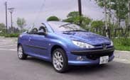 女性に似合うオープンカー第一弾　プジョー206CCをチェック