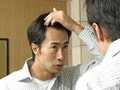 白髪を抜くのはNG？ 髪にまつわる噂の真相