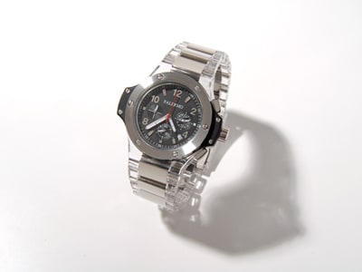 この夏の腕時計はクリアかクロノ