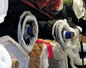 自社工場で作られたキルティング生地