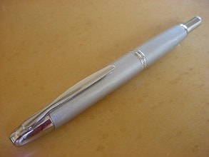 パイロット　キャップレス　万年筆