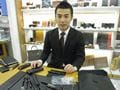 銀座・伊東屋　万年筆売り場の方の愛用文具