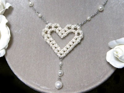 パールのハートモチーフネックレス