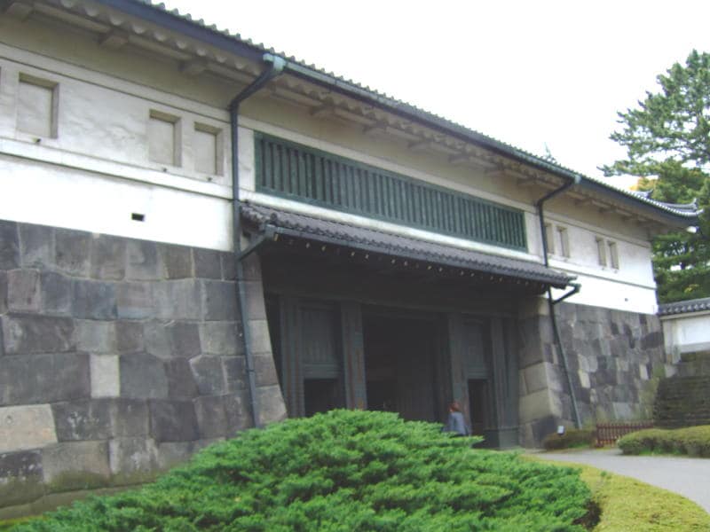 水道橋駅～平川橋を渡り、皇居東御苑の散歩