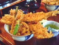 天丼を食べて、山谷界隈を歩く