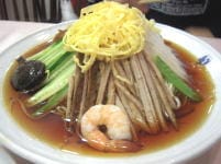 冷やし中華を食べて神保町の古本街を歩く