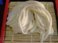 秋田発　おとり寄せうどんはネバリゴシ　こむぎやの生うどん