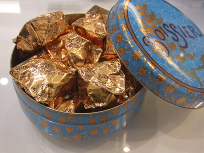 ボワシエ　BOISSIER 紙丸箱入り菓子 3個セット 7.jpg