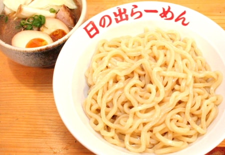 迫力濃厚つけ麺「日の出らーめん」【横浜】