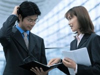 聞き下手な人の特徴とは？ 聞き上手には程遠い！