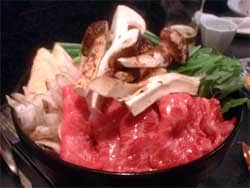 すき焼きの旬は秋！もちろん松茸入りが大正解。　迫力の「松茸」と銘酒を銀座で!