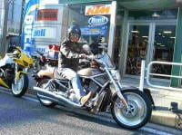 違法自動二輪駐車阻止へ都内自治体本腰　バイク専用駐輪場の需要は大！