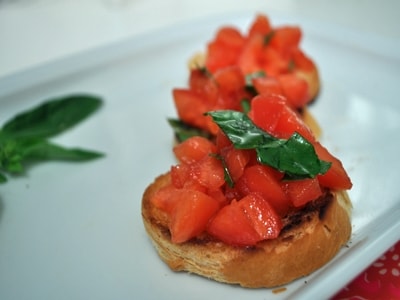 トマトとバジリコの簡単ブルスケッタ イタリアンの基本 All About