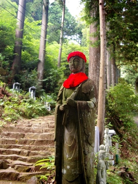 石仏、地蔵、ゴルフ、仏像 石仏の美術館」伊那谷の暮らしに寄り添う作品を巡る2 | 長野