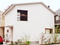 自然素材仕立てのコンパクトな住まい［南沢の小住宅］