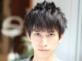 ざくざくカットなひし形シルエットの爽やかスタイル