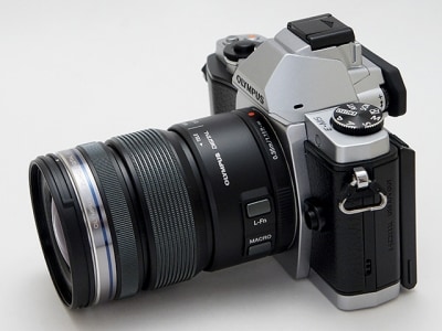 OLYMPUS OM-D E-M5 デジタル一眼レフ Amazon | OLYMPUS ミラーレス一眼 OM-D E-M5 ボディ シルバー