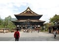 牛にひかれて善光寺参り(長野)
