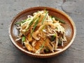 大根ときのこが主役のサラダ！和風ドレッシングの野菜レシピ