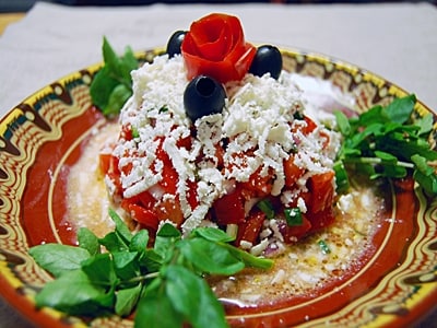トマトと白チーズのサラダ　ブルガリアスタイル