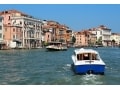 ベネチア唯一の移動手段！水上バスの「ヴァポレット」