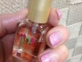 オイルをひと塗りするだけで、潤いが続くキレイな爪に