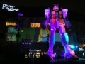 ストーリー仕立ての迫力映像！「ガンダム立像」新演出