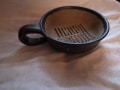小皿を兼ねた陶器のすりおろし器