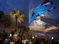 南国リゾート気分のライトアップ！サンシャイン水族館