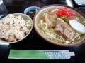 ジューシーとセットがお得な「中山そば」