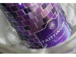 シャンパンをナイフで開ける？ シャンパンサーベルの原理と使い方とは