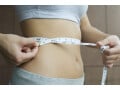 「ドローイン呼吸法」を日常生活に取り入れる！ 簡単ダイエット方法