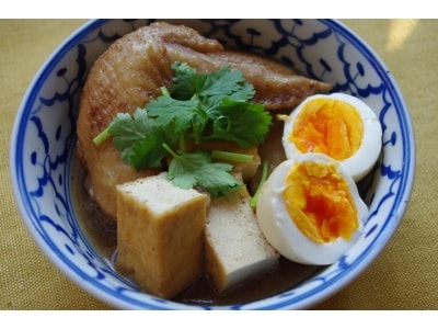 タイ風おでん？　鶏肉と卵の中華煮
