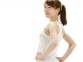 悪い姿勢は骨盤のゆがみの原因に！姿勢改善ストレッチ