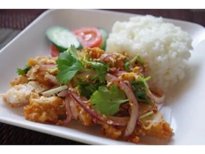 タイのKFC風、フライドチキンのハーブ和えレシピ