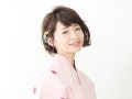 浴衣でのショートヘアに！くしゅっとした質感の外ハネアレンジ