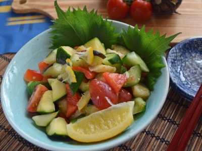 塩レモンで作る、夏野菜の浅漬け風マリネレシピ