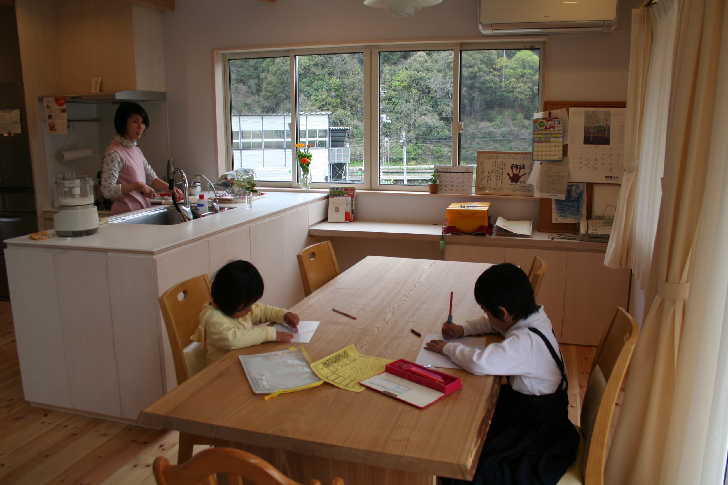 子どもをそのままダイニングで勉強させないで！ [注文住宅] All About