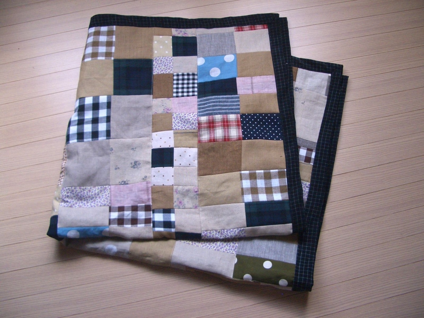 パッチワークをミシンで簡単に！お手軽ブランケットの作り方・縫い方