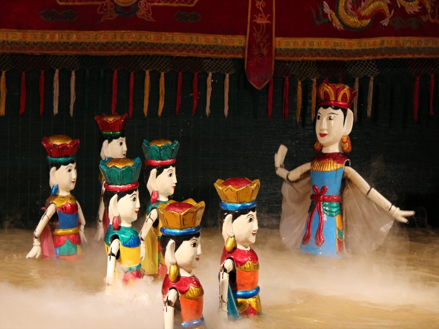 ベトナム、ホーチミン製・祭壇人形2体と蝋燭立て topimg_large.jpg