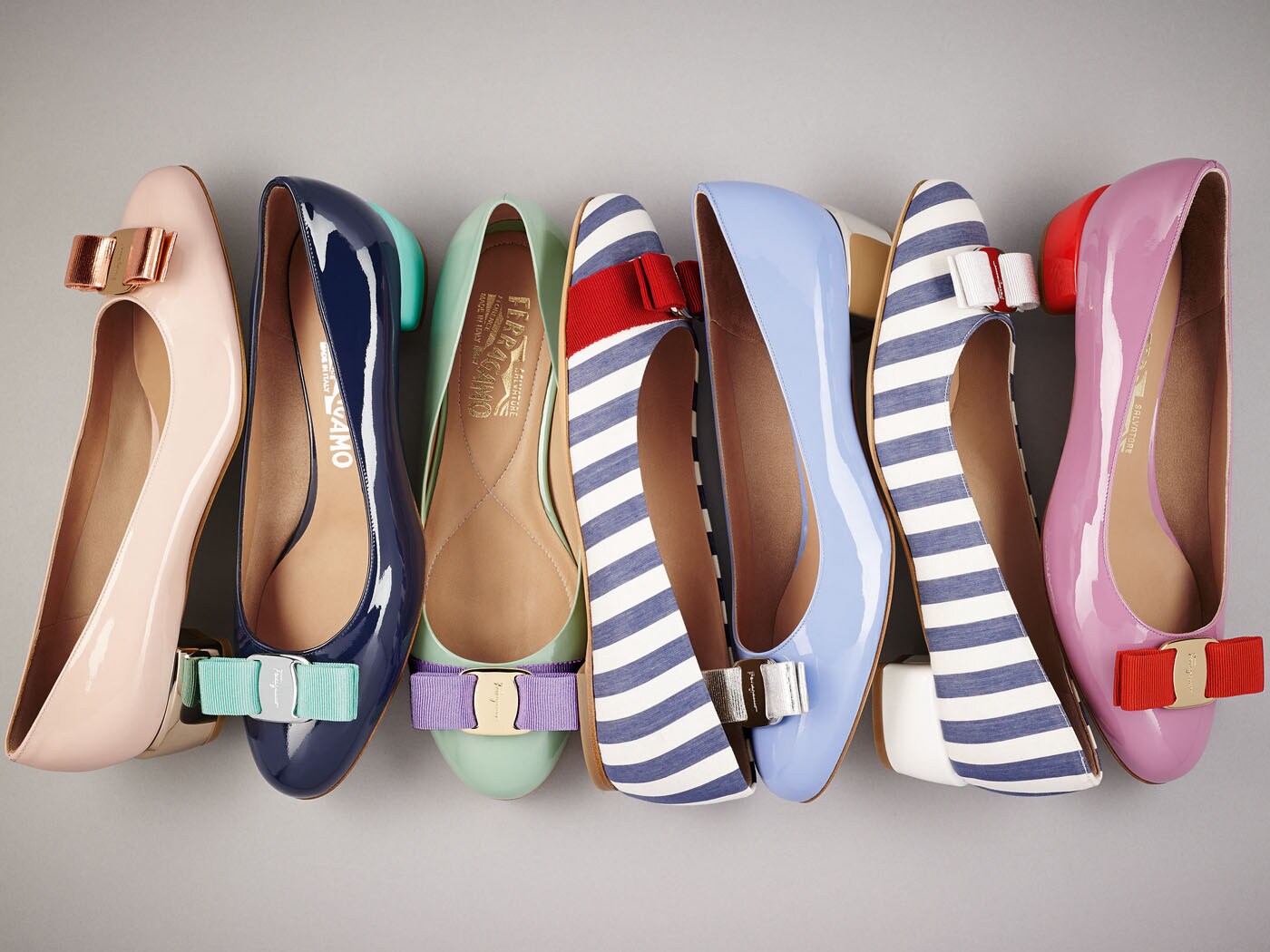 Salvatore Ferragamo オープントゥシューズ　ヴァラ　6D 702227_02_cart_r20.jpg