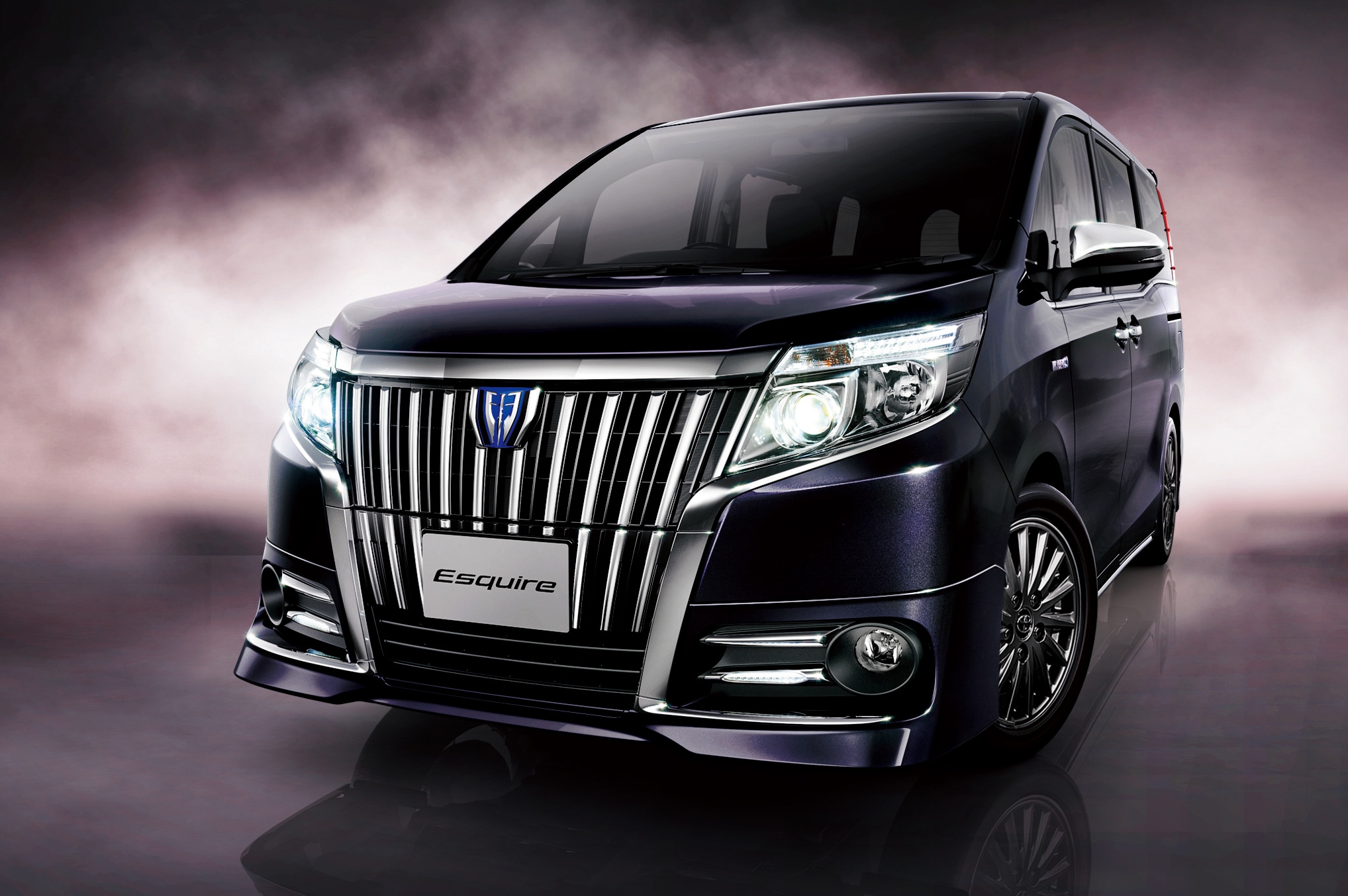 トヨタ上級ミニバン「エスクァイア」は買いか？ [TOYOTA（トヨタ 