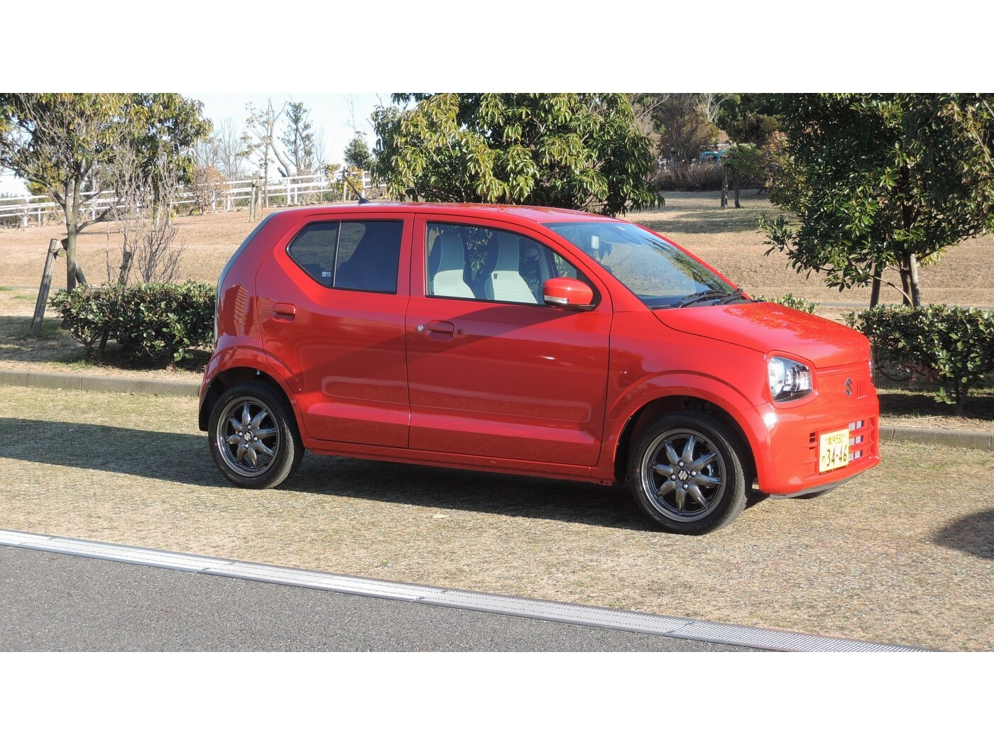 軽く乗りやすい 乗車帰宅ok スズキ レッツ 5.0万円 オイルは足すだけ 定置燃費58km/L スズキ レッツ5 G 50 低燃費4サイクル!! 警報アラーム付き・シルバー