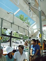 メーグル車内