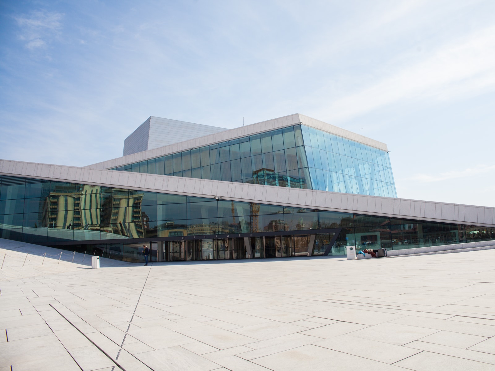 斬新な北欧建築！屋根を歩けるオスロのオペラハウス [ノルウェー] All