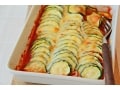 トマト缶とズッキーニのグラタンレシピ…のせて焼くだけ簡単おかず！