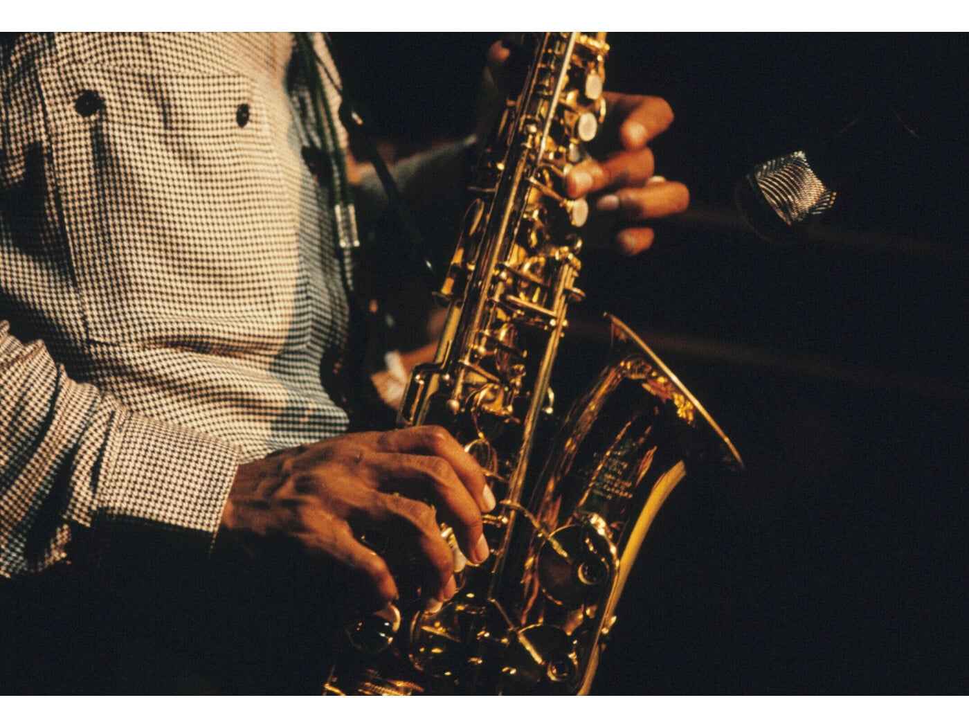 ジャズとは？簡単にわかるジャズとロックの違い、おすすめ名盤も  