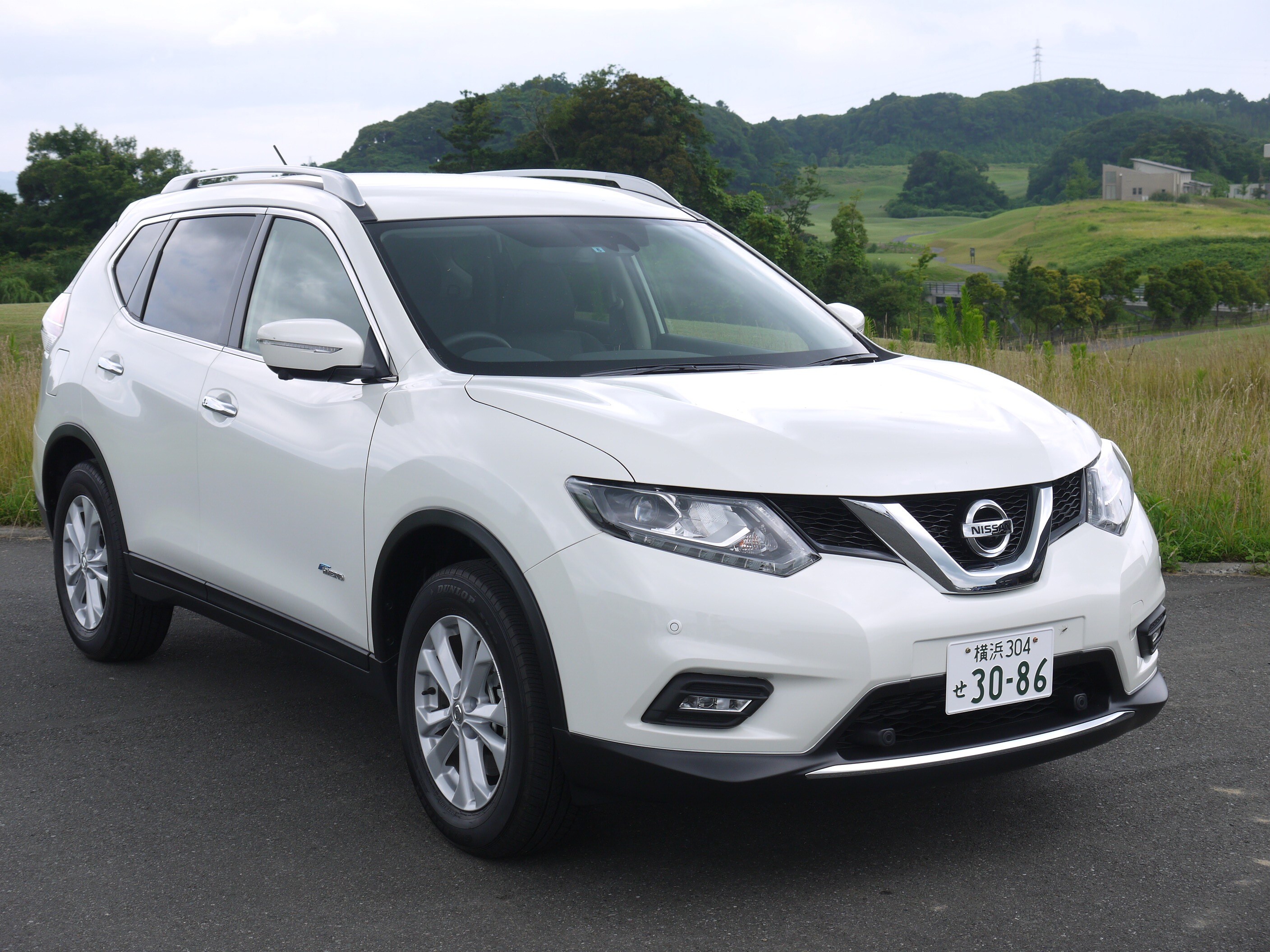 エクストレイル デュアリス クロスロード ボルボ V70 XC70 ブリヂストン デューラーH/L 215/65R16 2015年製 4本 中古 夏タイヤ 215/65/16 デュアリス（日産）とライバル車の比較｜中古車のネクステージ